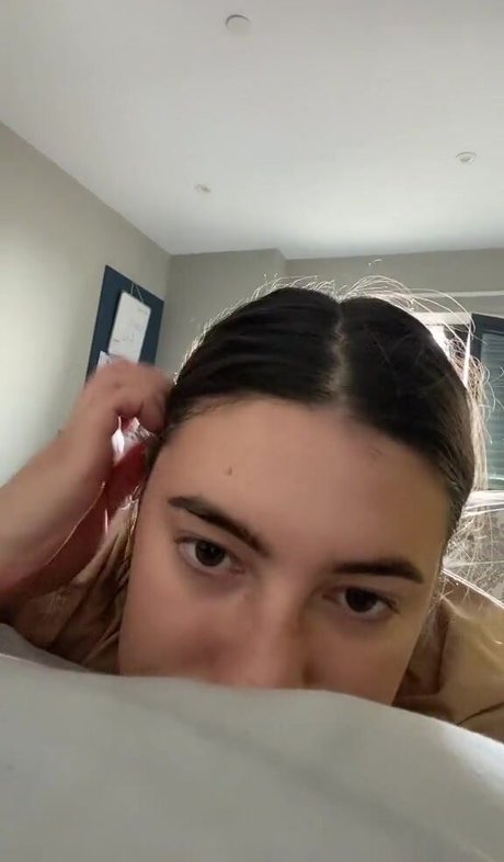 巨乳カップルオンリーファンズ 美しいヌード 写真