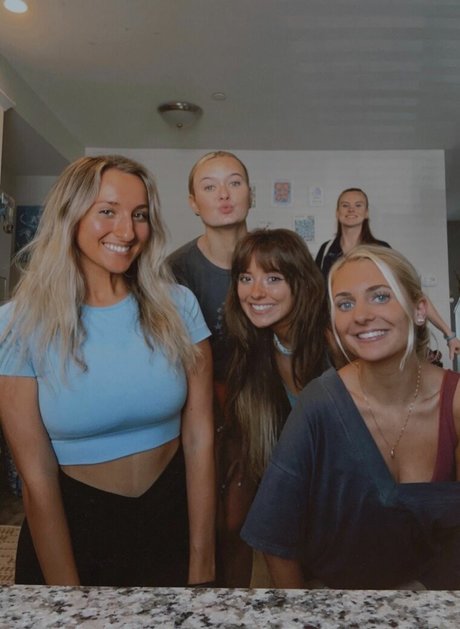 角質の女の子オンリーファンズ アートポルノ 写真