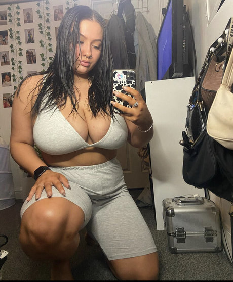 アジアの無料オンリーファンズ セクシーヌード 写真