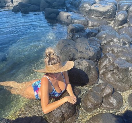 キッチンセックスオンリーファンズ ホットセックス 写真