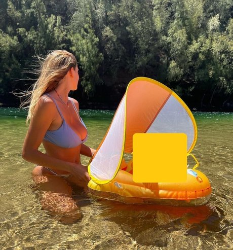 Isabella Abell ホットモデル 写真