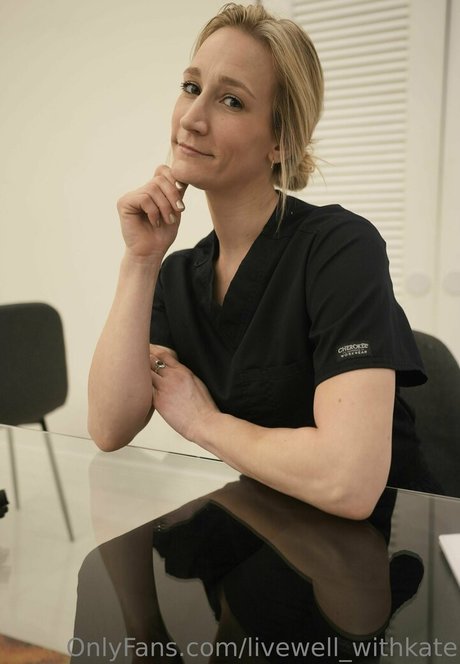 フィットネスコーチオンリーファンズ エロ 写真