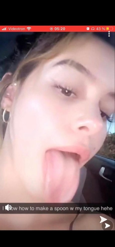 巨乳で痩せているオンリーファンズ ホット裸 写真