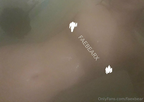 faexbear セクシーなポルノスター 写真