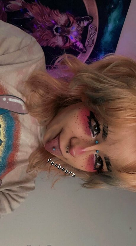 faexbear アートモデル 写真