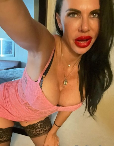 シャワー3P オンリーファンズ 無料裸 画像