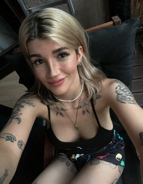 Kunshikitty かわいいモデル アーカイブ