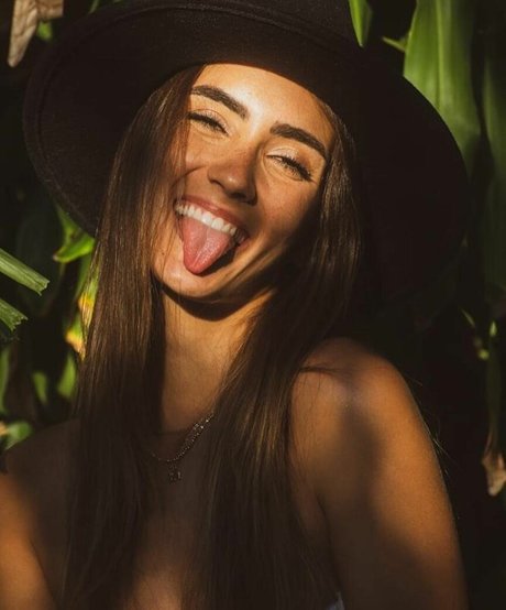 足 マンコ オンリーファンズ 美しい裸 写真