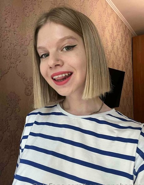 ビーチセックスオンリーファンズ アートポルノ 写真