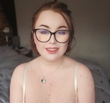 日本の熟女オンリーファンズ ポルノグラフィック 写真