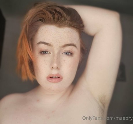 maebry HDポルノスター 画像