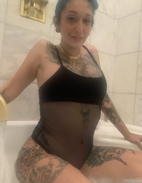 lovelygia ポルノスター 素敵 画像