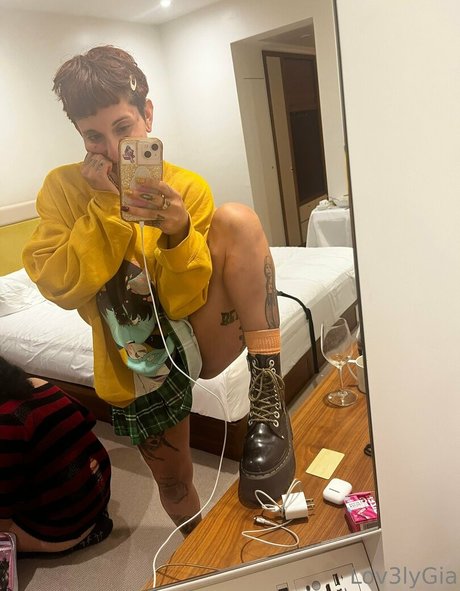 ニューハーフの乗馬オンリーファンズ セクシーxxx 写真