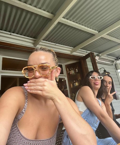 ぽっちゃりブロンドのオンリーファンズ トップ ギャラリー