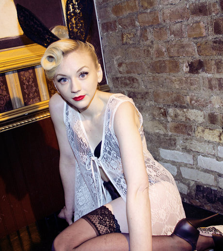 Emily Kinney エロティックモデル 画像