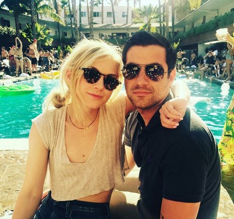 Emily Kinney ホットなスター ギャラリー