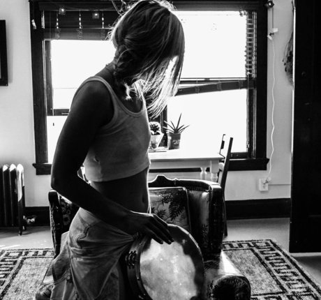 Emily Kinney ヌード女優 写真