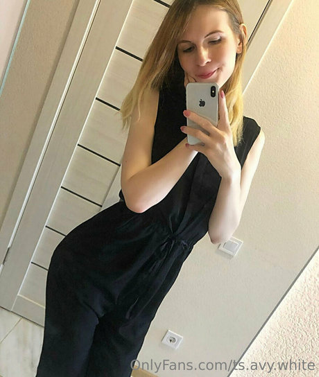 ts avy white 可愛いモデル 写真