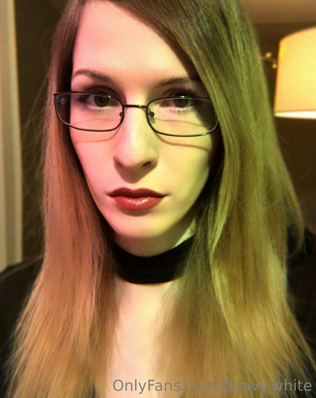 ts avy white 独占女優 写真