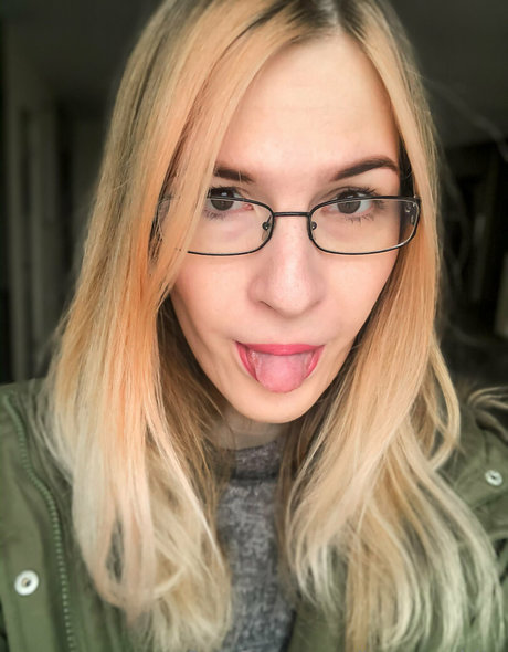 ts avy white ヌードのポルノスター 写真