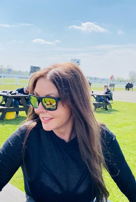 Carol Vorderman ポルノスター ヌード 画像