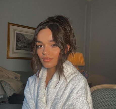 興奮したアジア人のオンリーファンズ ポルノ 画像