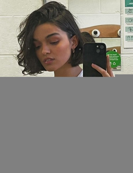 心理学者オンリーファンズ アートヌード 写真