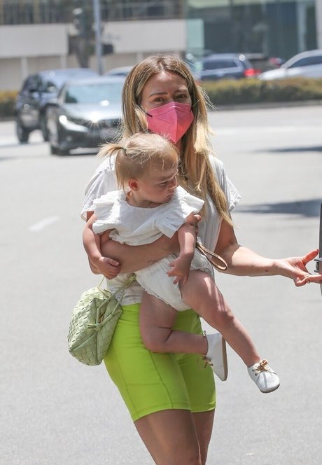 パンストオンリーファンズ ヌード 写真