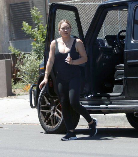 オンリーファンズを崇拝する アート裸 写真