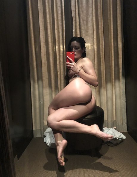 ぽっちゃり妊婦オンリーファンズ ポルノ 写真