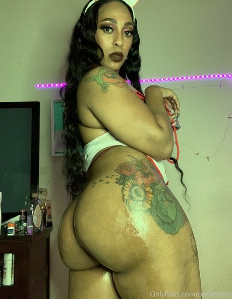 巨尻熟女オンリーファンズ セクシーヌード ギャラリー