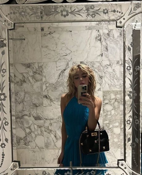 お尻を広げるオンリーファンズ 無料セックス 画像