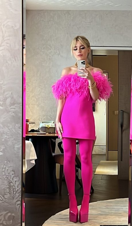 大学のアジア人オンリーファンズ アートxxx 画像