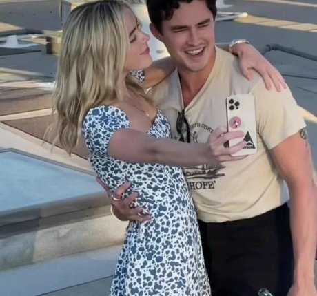 セクシーなブルネットのオンリーファンズ 無料アダルト 画像