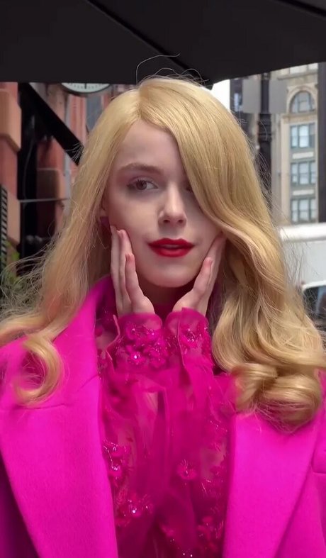 フィットネスプッシーオンリーファンズ アートポルノ ギャラリー