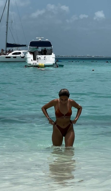 後背位オンリーファンズ 無料アダルト ギャラリー