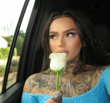 Zhavia 無料女優 写真