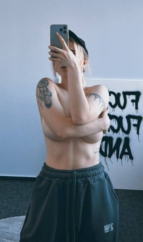 イギリスのおばあちゃんオンリーファンズ 美しいポルノ 画像