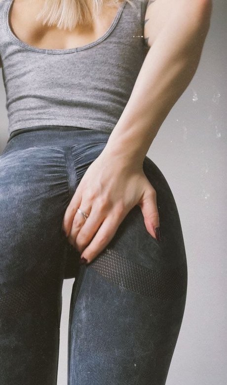 Sorabi 美しいモデル 写真