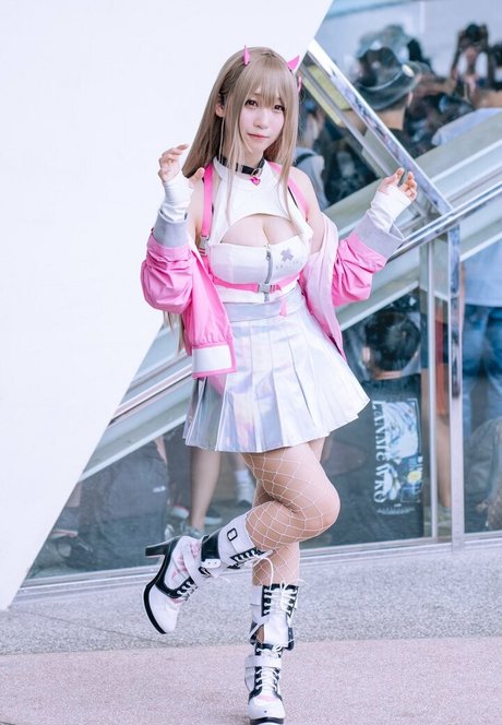 バン・オンリーファンズ ポルノグラフィック 画像