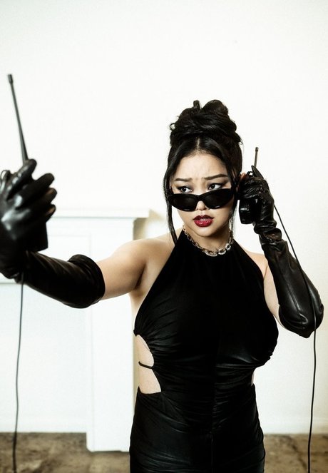 カーリーエボニーオンリーファンズ ホットヌード ギャラリー