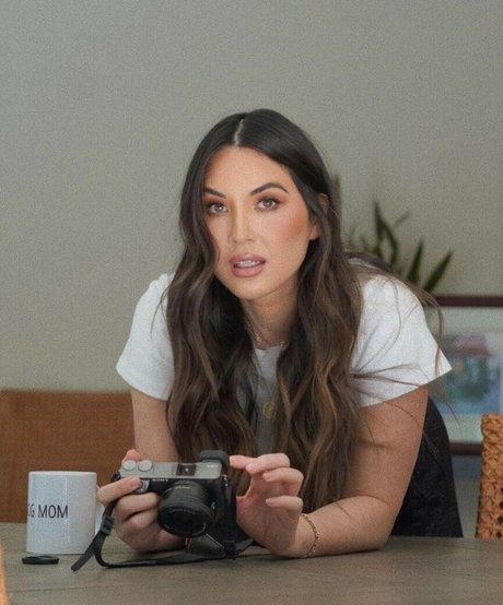 Olivia Munn 写真集