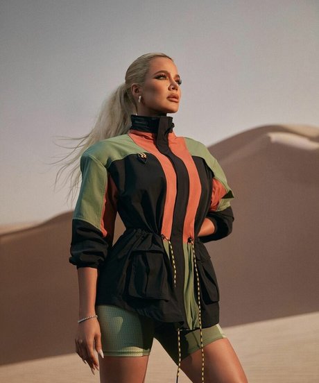 Khloe Kardashian ホットスター 写真