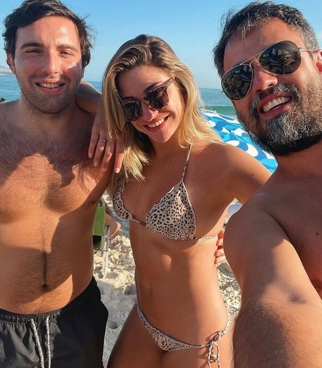 キティ・ウェット・オンリーファンズ 無料裸 ギャラリー