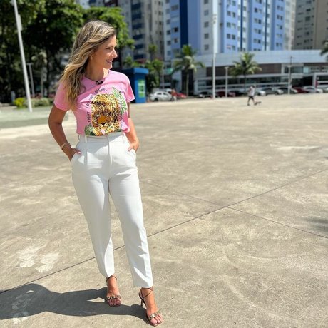 熟女の足オンリーファンズ アダルト無料 画像