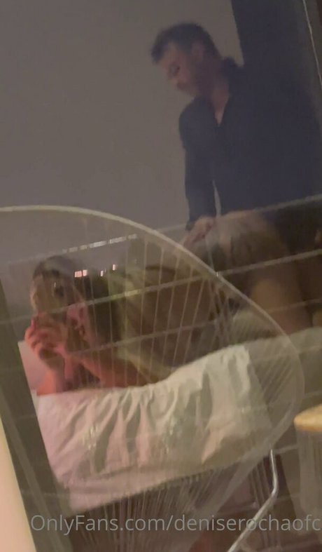 カーリーエボニーオンリーファンズ xxx アーカイブ