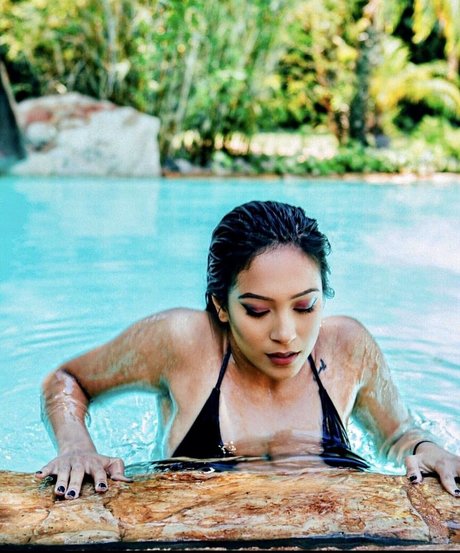 Try Channel Girls エロティックモデル 画像