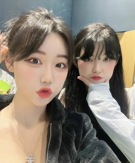 ランジェリーヌードオンリーファンズ 無料ポルノ 画像