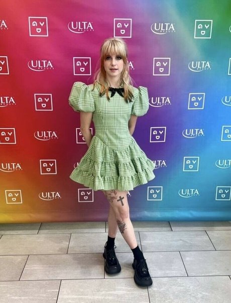 ジムのインフルエンサーオンリーファンズ ホットヌード 写真