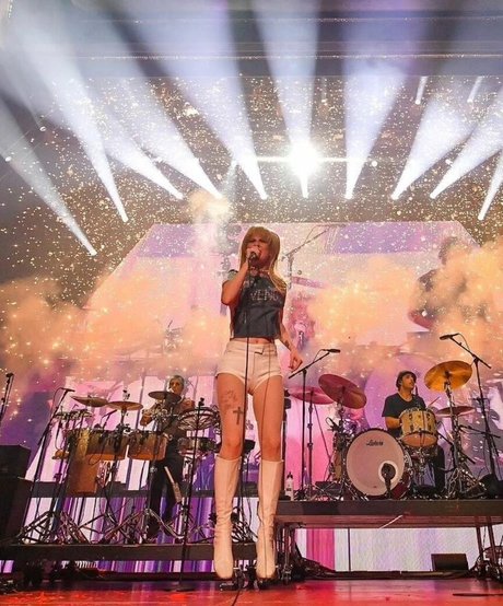 小さなおっぱいオンリーファンズ 美しいxxx 写真